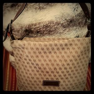 Dooney Bourke shoulder bag